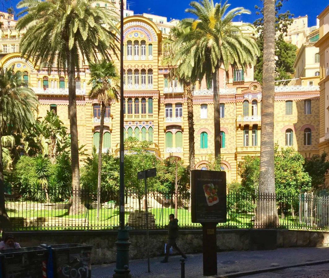 Da Polly A Piazza Amedeo Bed & Breakfast Naples Luaran gambar