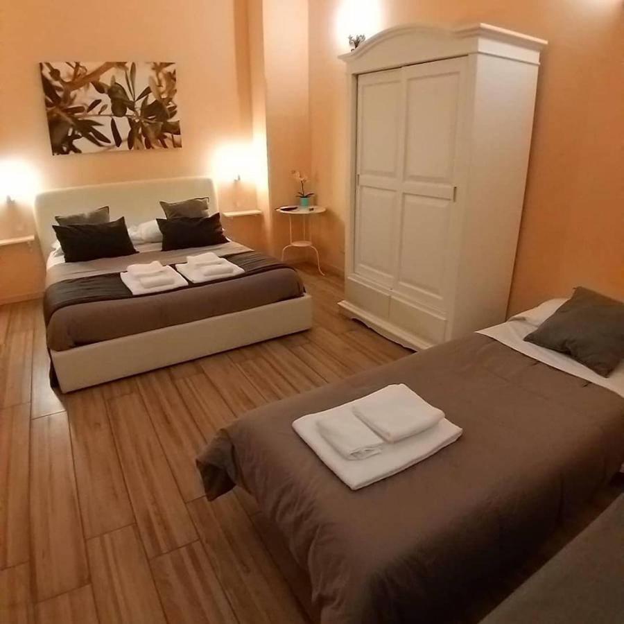 Da Polly A Piazza Amedeo Bed & Breakfast Naples Luaran gambar